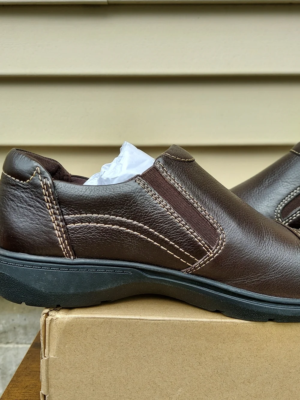 Clarks Carleigh Ray Brown Leather Shoes Women's Size 9M NWT Minimalist Office
